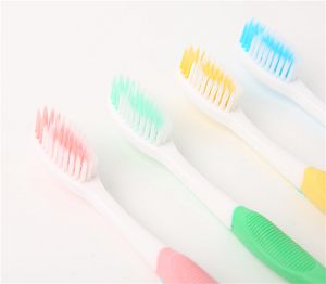 Rubber Handle colorful Nylon Soft Toothbrush(001)